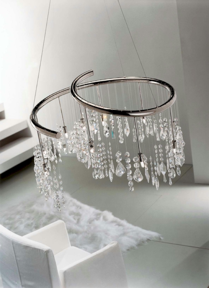 Cleaning crystal lights and chandeliers
