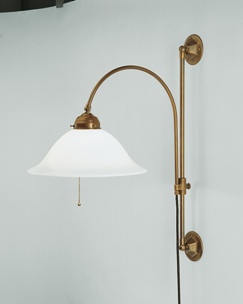 Berliner MessinglampenWandleuchte Spreebogen