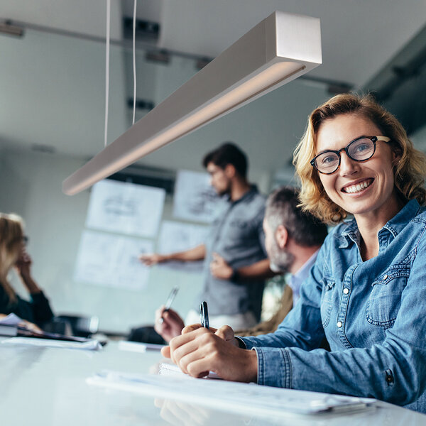 Minimalistische Hängelampe Danske  der Firma Steinhauer