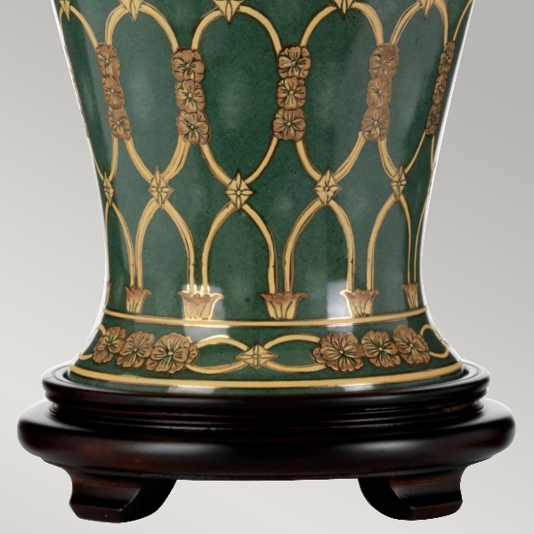 Sashi Tischlampe With Tall Empire Shade - Grün mit Gold und Braun mit Elfenbein mit Schwarz und Gold trim Schatten der Firma Elstead