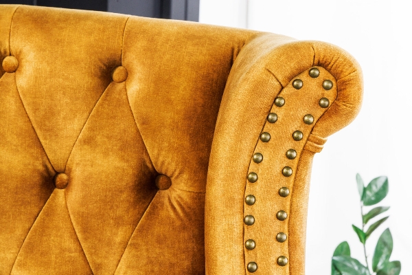 Ohrensessel CHESTERFIELD Samt Antiklook senfgelb der Firma Casa Élite