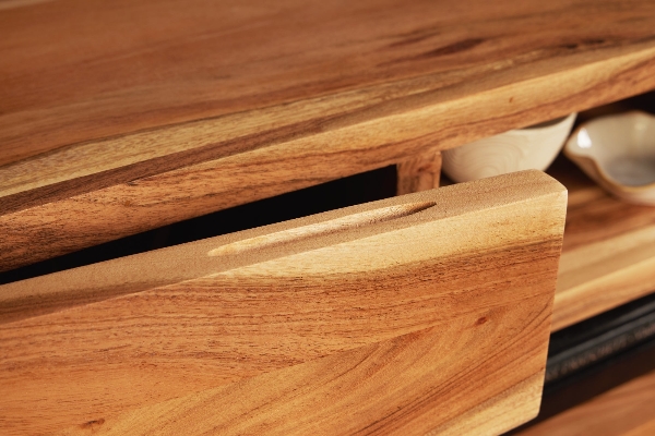 TV-Board AMAZONAS hängend  der Firma Casa Élite