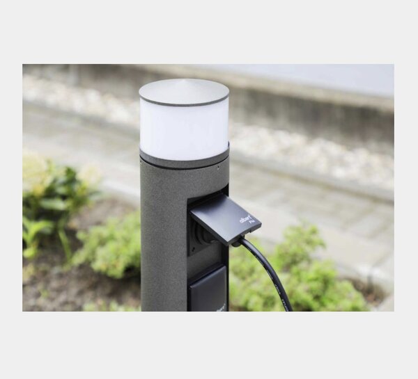 Steckdosensäule mit Licht der Firma Albert Leuchten