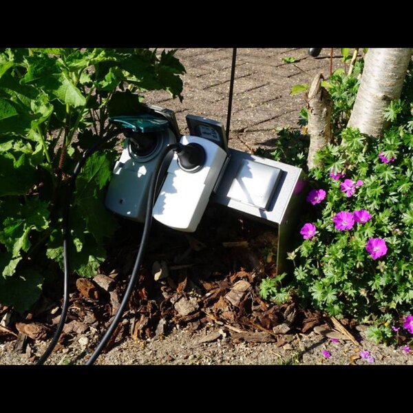 Steckdosenspieß Strombalken 3-fach der Firma Albert Leuchten