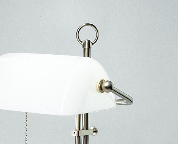 Bankers Lamp Tischleuchte Glas grün der Firma Berliner Messinglampen